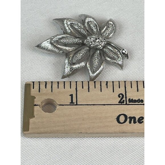Vintage Silver Toned Leaf Shaped Brooch Pin Costume Jewelry Metal - Picture 7 of 8
